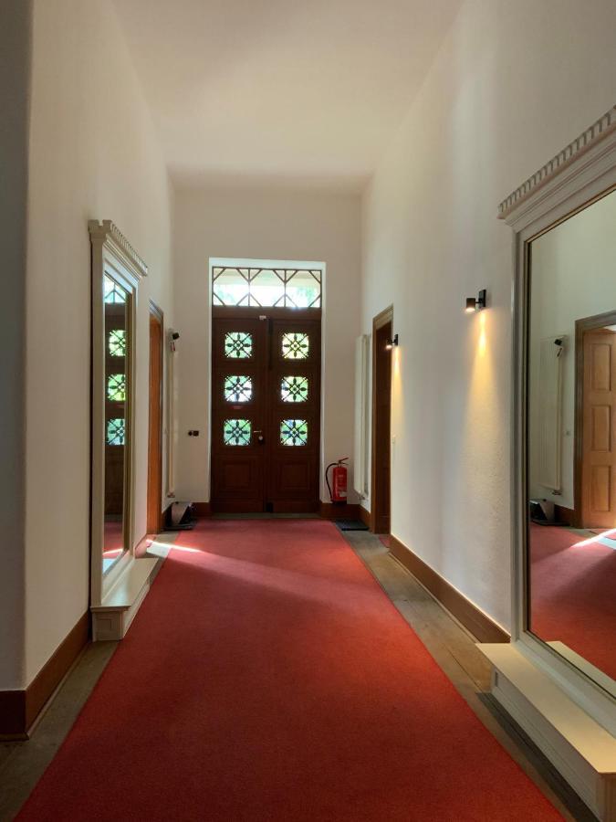 Das Ministerhaus - 1-2 Zimmer In Historischer Villa Бергкамен Экстерьер фото